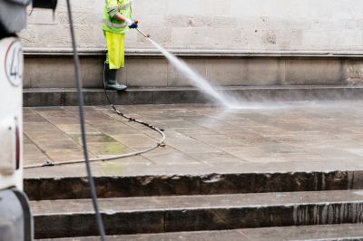 Heavy-Duty Powerwashing
